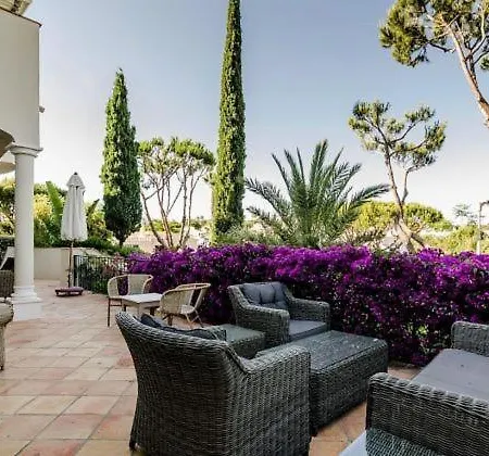 Villa Sleeps 8 Pool Air Con Wifi